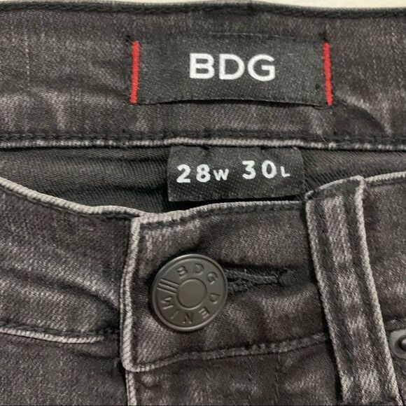 NWT BDG Urban Outfitters High Rise Cigarette Jeans — Size 28W x 30L - Picture 9 of 13